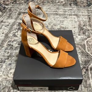 NIB Vince Camuto Corlina Leather Nubuck Heels Tan size 6